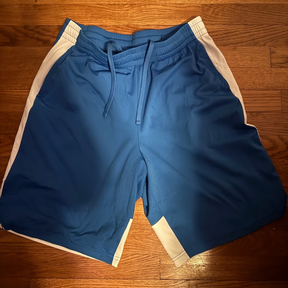 Tek Gear Men's Athletic Shorts in Blue and White